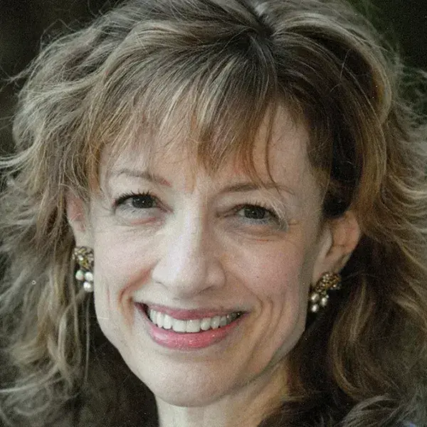 Nessa Rapoport (photo by Eugene-Weisberg).